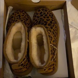 New in box UGG Ultra mini leopard print boots sz 7